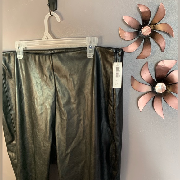 NEW Plus Old Navy Extra High-Waisted Faux Leather Pants - Picture 2 of 6